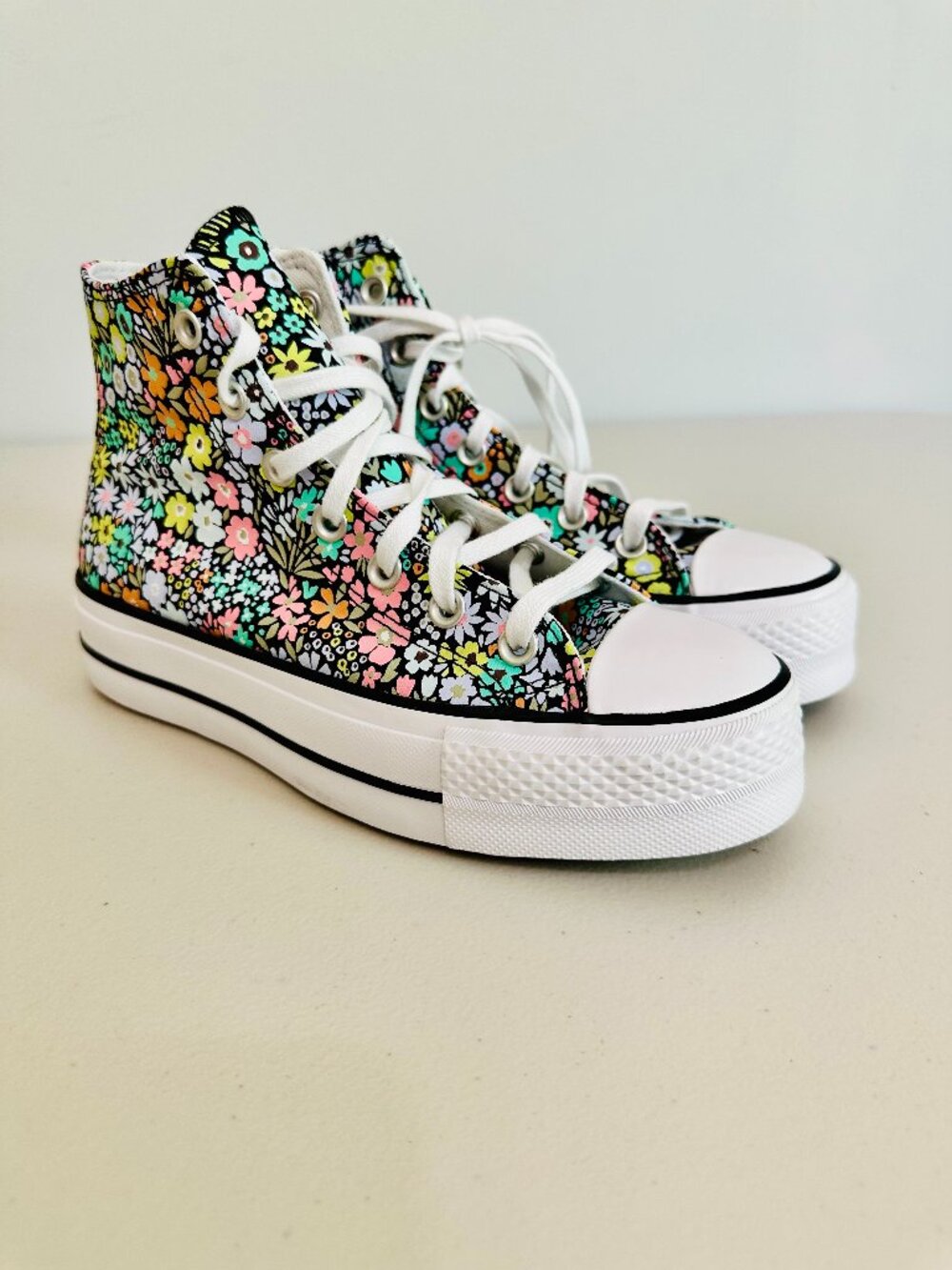NEW CONVERSE ALL STAR CHUCK TAYLOR BLACK CANVAS FLORAL HI-TOP SNEAKERS SIZE 7